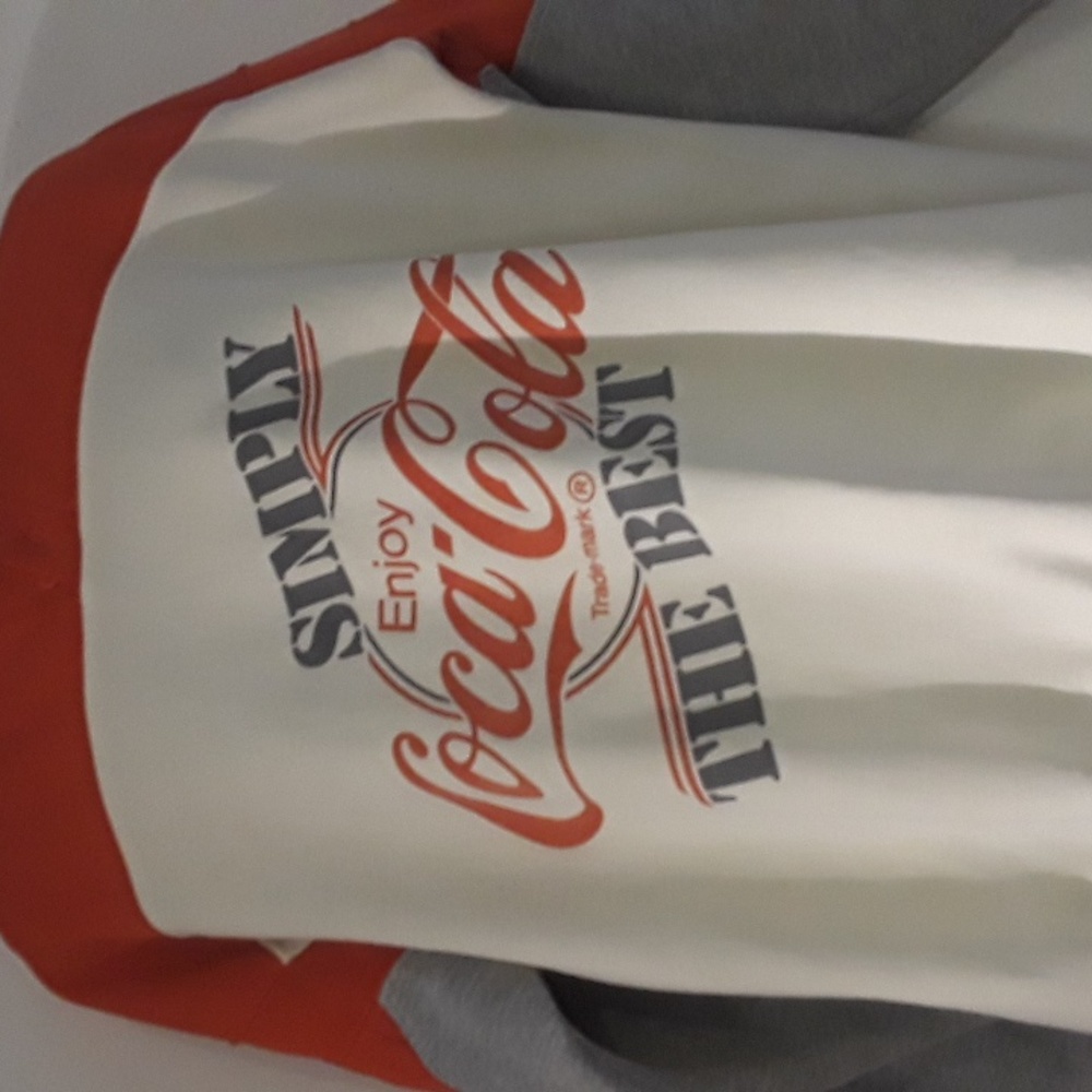 C9 - VTG. SIMPLY ENJOY COCA COLA THE BEST SZ. L BUTTON SWEATSHIRT